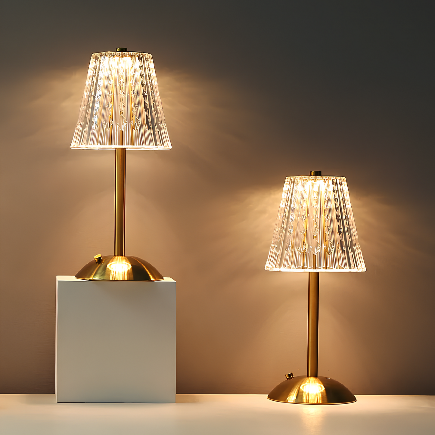 Skorter | Golden Crystal Table Lamp - Aurora Luxe