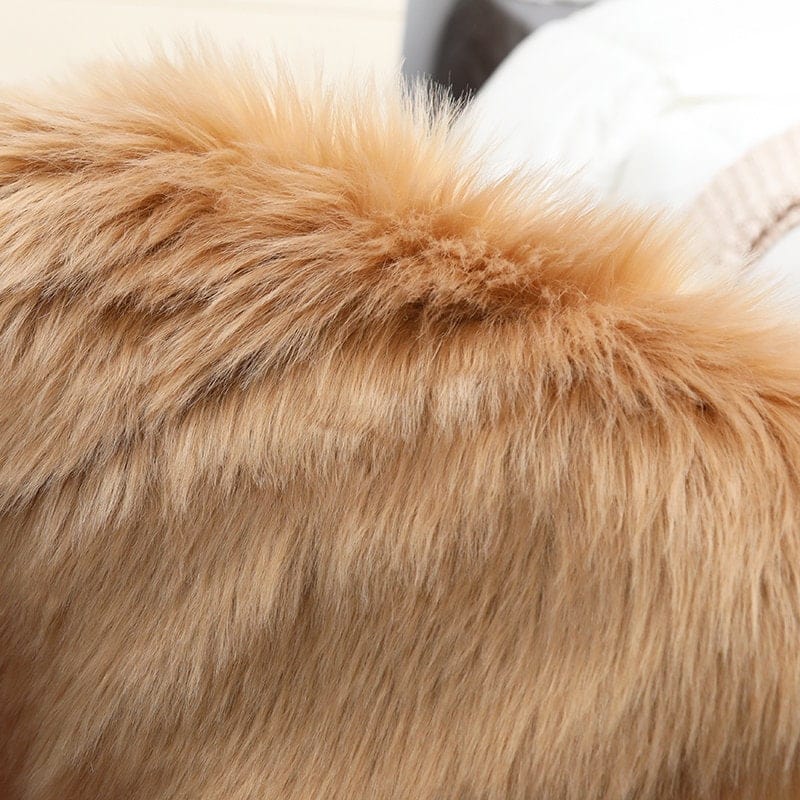 Skorter | Cozy Fluffy Fake Sheepskin Blanket in Cotton Candy Shape