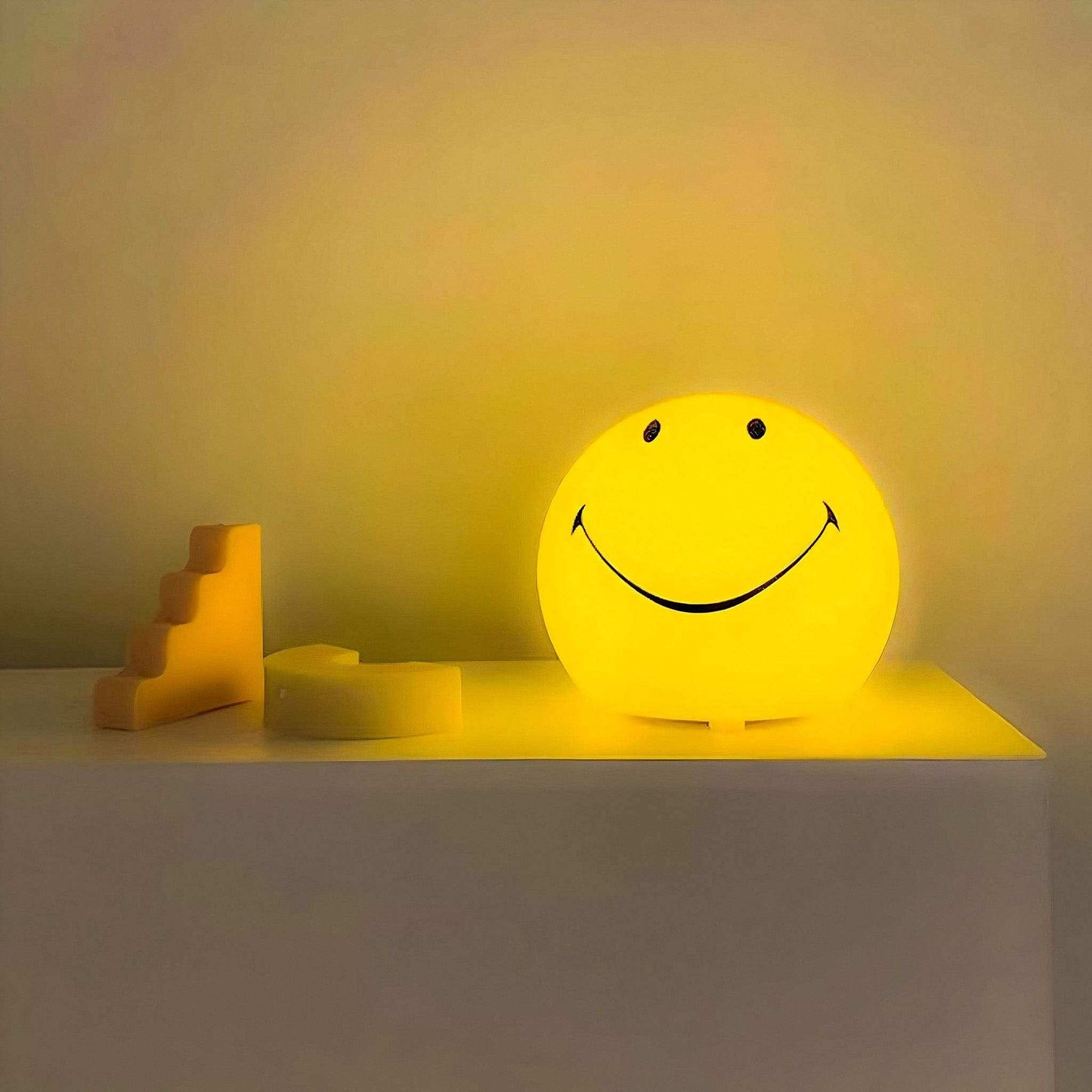 Skorter | SmileyGlow Night Lamp | Dimmable LED Bedside Light with Modern Design & Warm Ambience