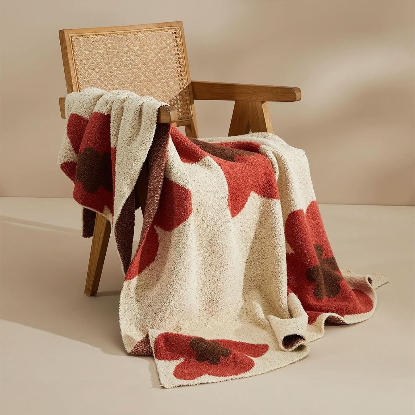 Skorter | CAS - Knitted blanket with floral pattern