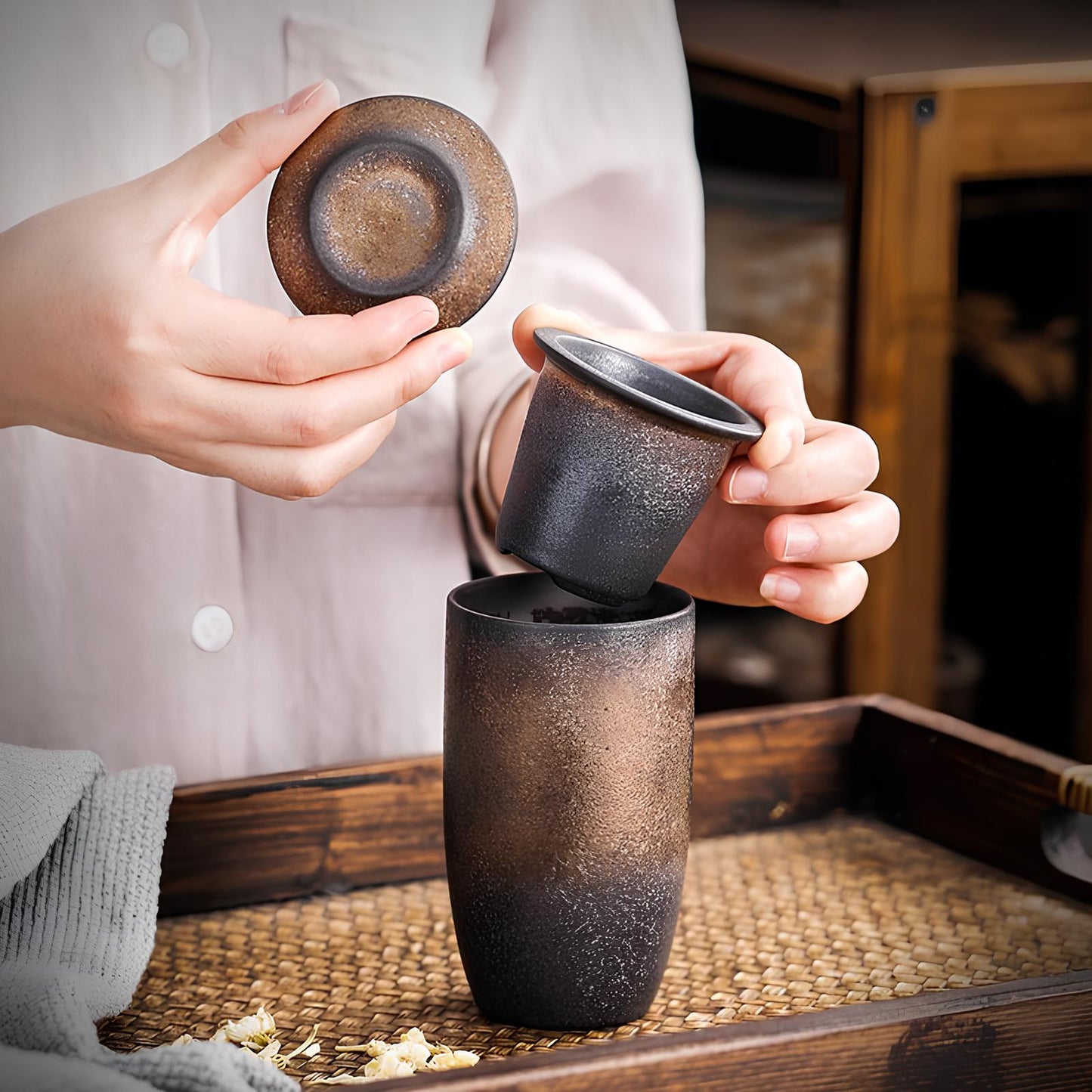 Skorter in ceramic with infuser and lid