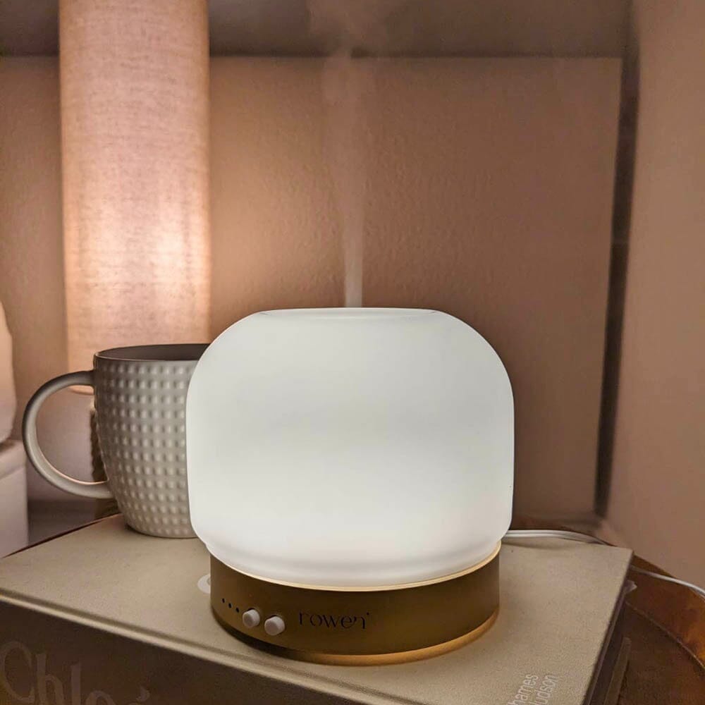 Skorter | Jayla White & Gold Electronic Aroma Mist Diffuser Lamp
