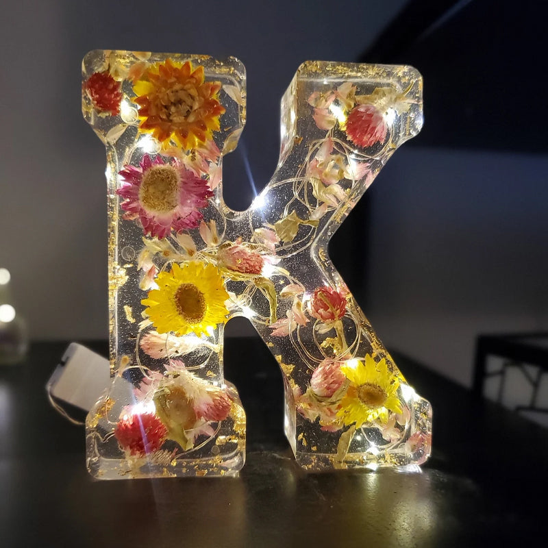 Skorter | Dried Flower Letter Nightstand Lamp