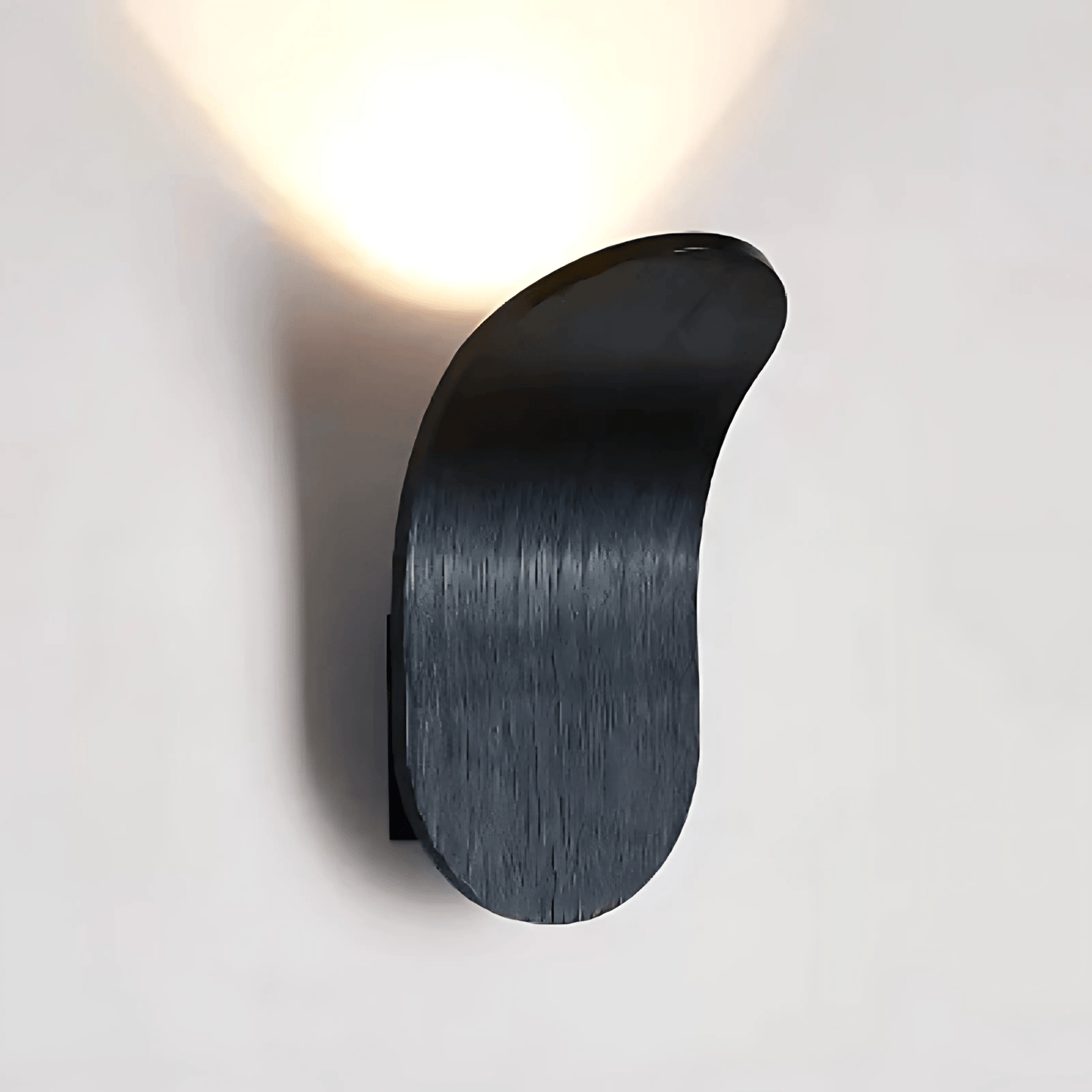 Skorter | Modern Curved Wall Lamp with LED Light