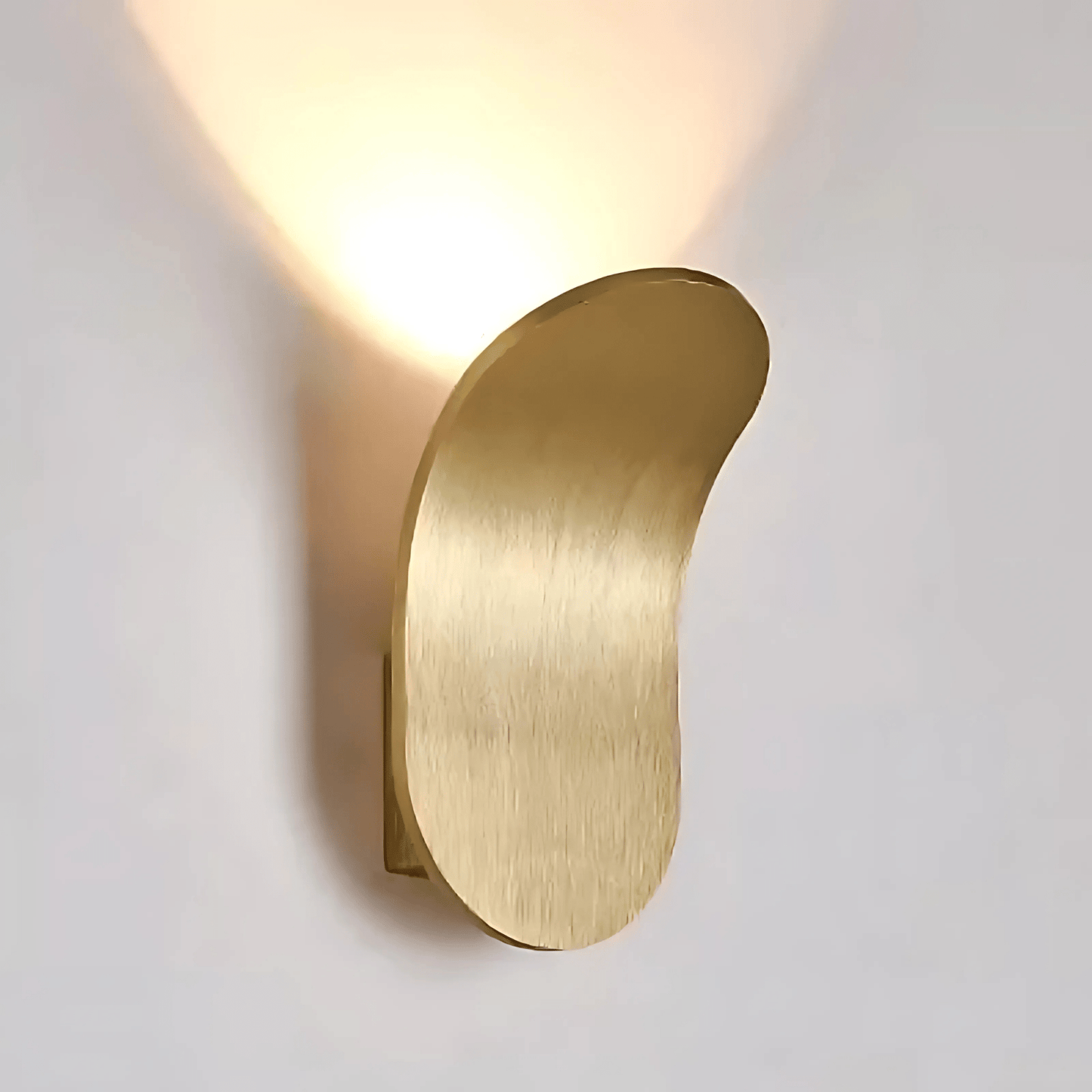 Skorter | Modern Curved Wall Lamp with LED Light