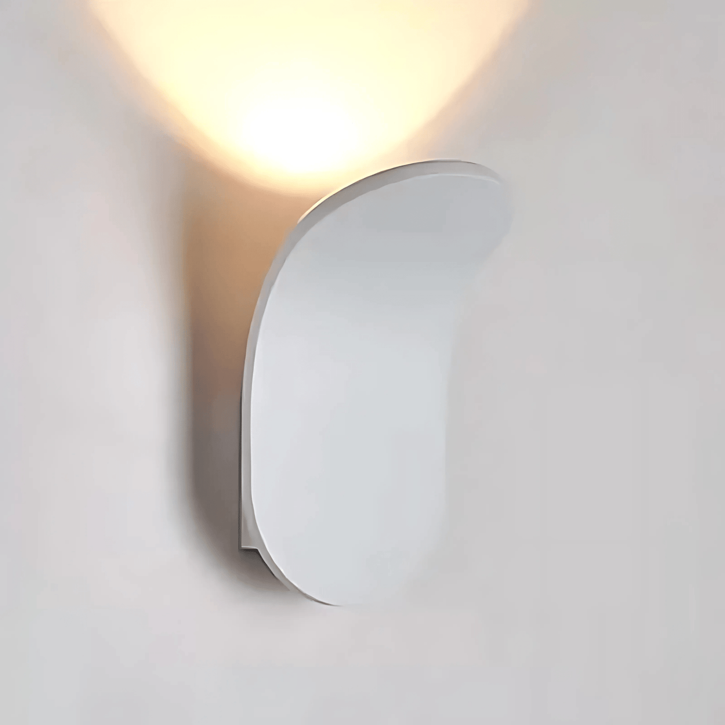 Skorter | Modern Curved Wall Lamp with LED Light