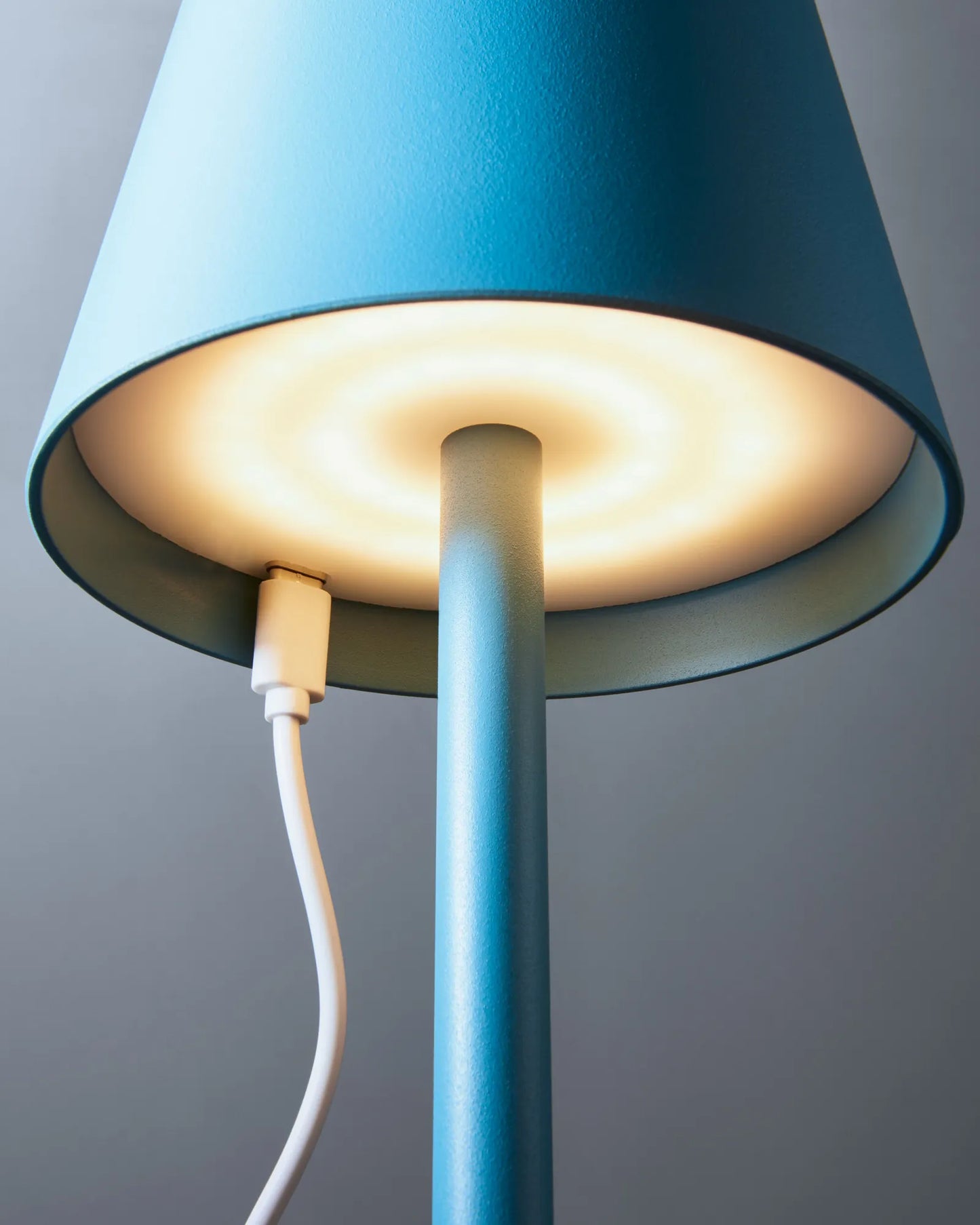 Skorter | LED Table Lamp – Wireless, Touch Control & Dimmable Light