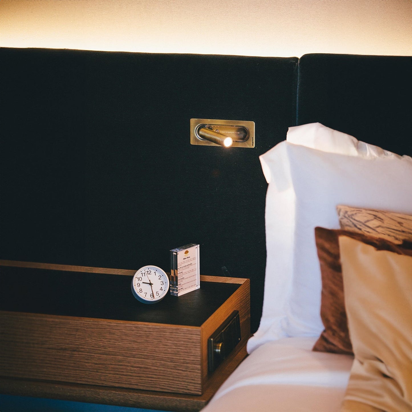 Lumina Focus wall sconce - Ledtube RSC wall sconce - SKØRTER