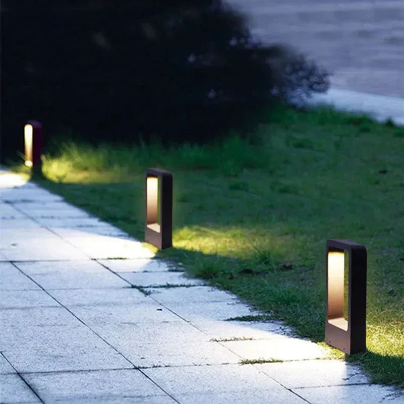Skorter | Elegant Aluminum Floor Lamp for a Luxurious Shine Outdoors