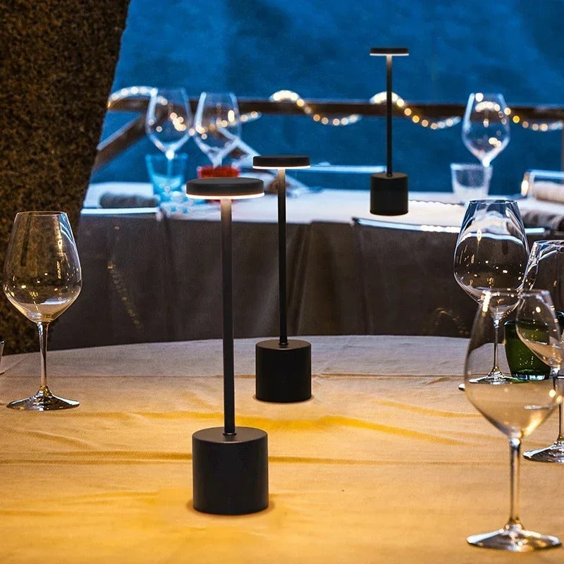 Skorter | Minimalist Restaurant Table Lamp