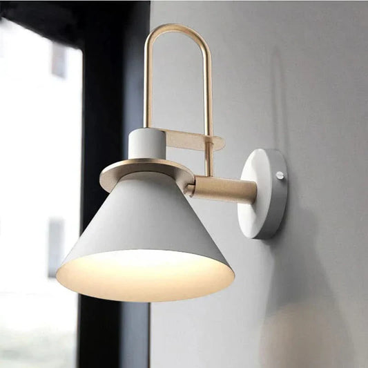 Skorter | Minimalist Wall Lamp with Modern Sleek Design