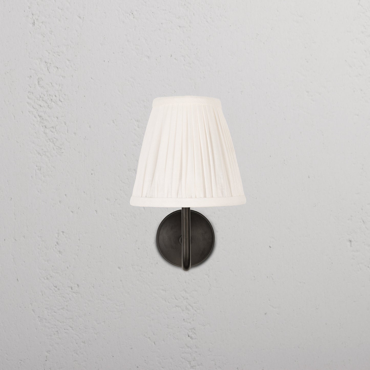 Skorter | Malvern Small Wall Lamp Pleated Alabaster White - Bronze