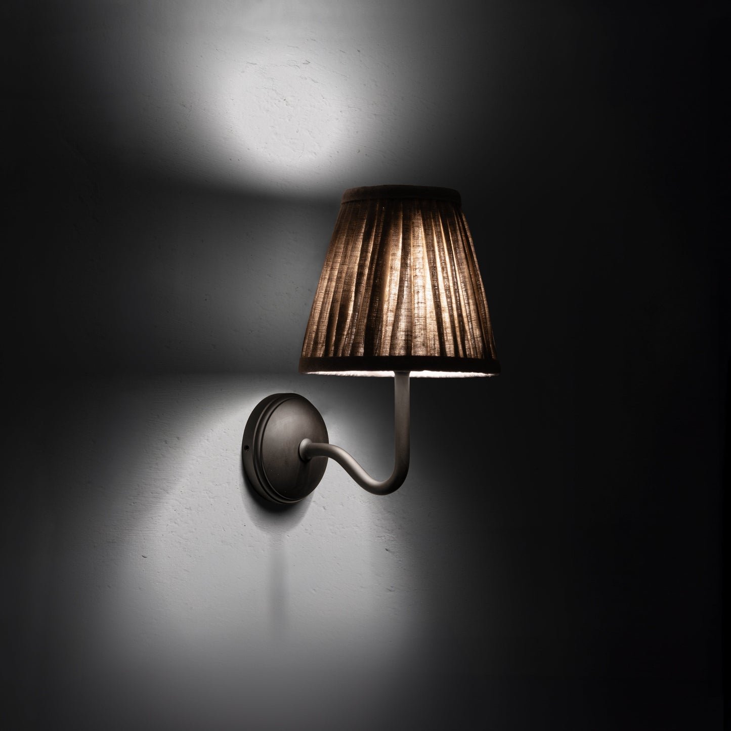 Skorter | Malvern Small Wall Lamp Pleated Natural Beige - Bronze