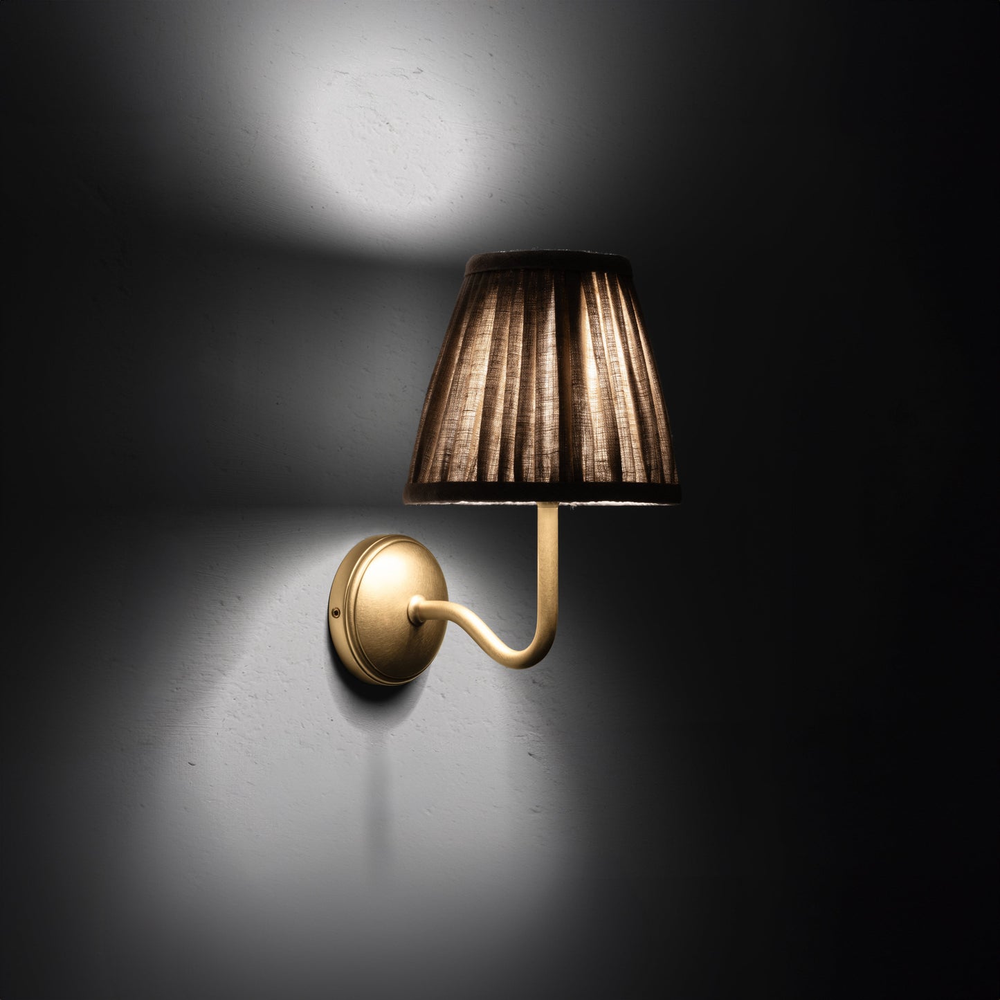 Skorter | Malvern Small Wall Lamp Pleated Natural Beige - Antique Brass