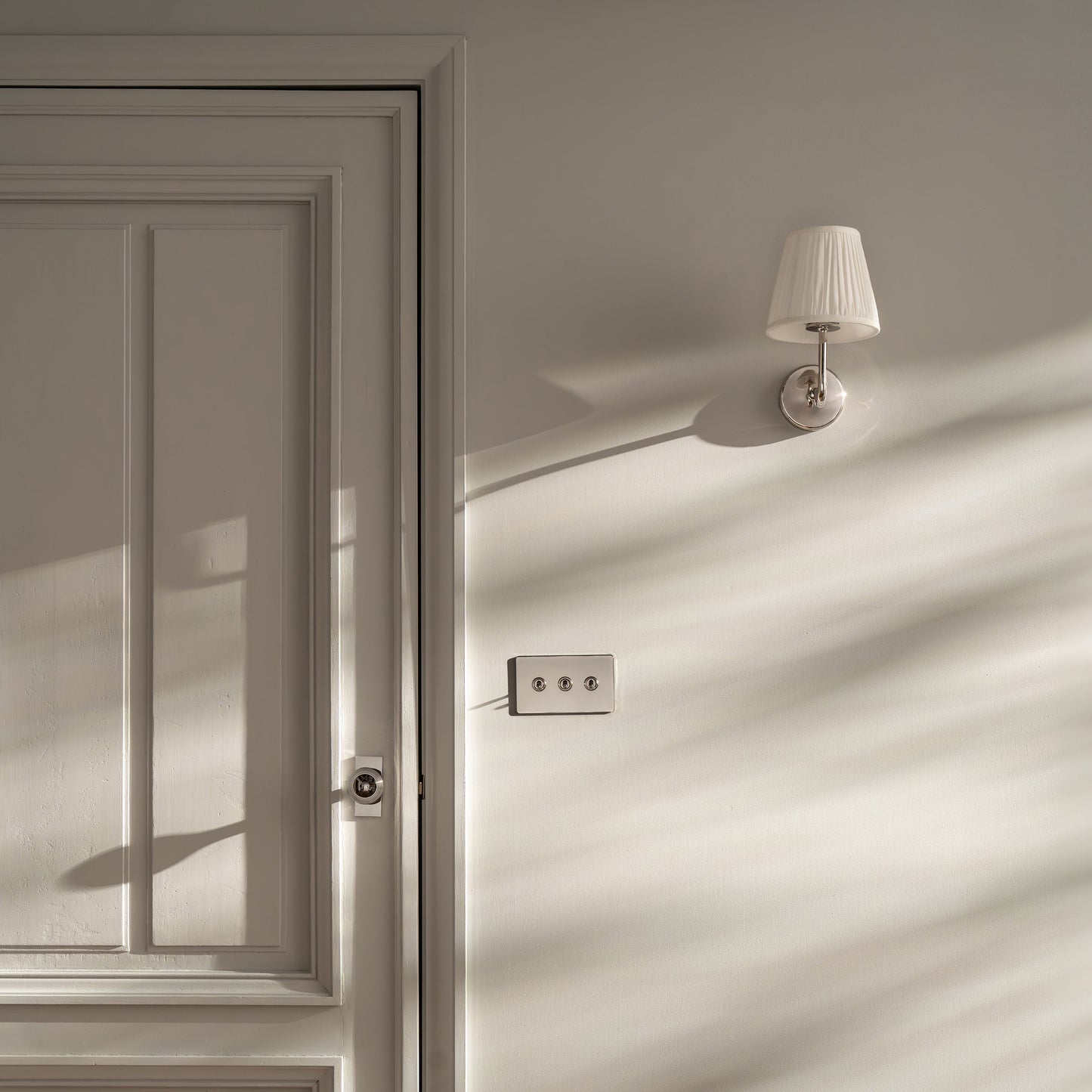 Skorter | Malvern Small Wall Lamp Plique Alabaster White - Polished Nickel