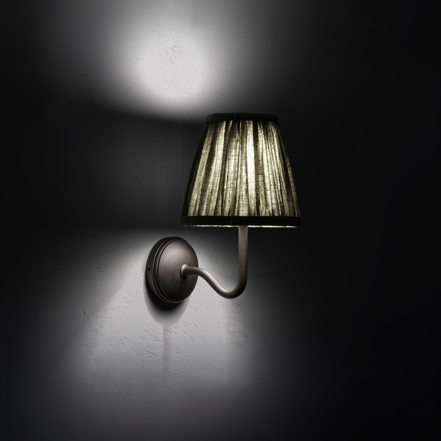 Skorter | Malvern Small Wall Lamp Pleated Deep Green - Bronze