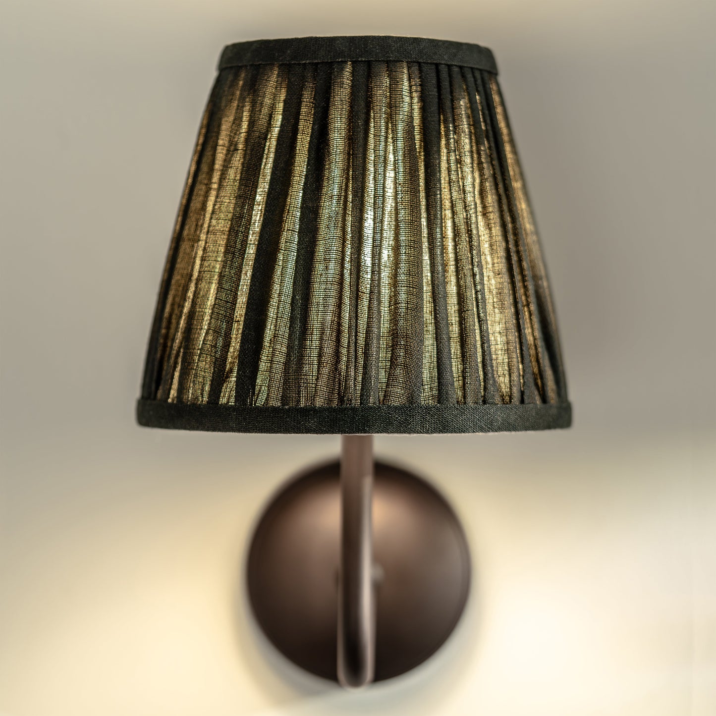 Skorter | Malvern Small Wall Lamp Pleated Deep Green - Bronze