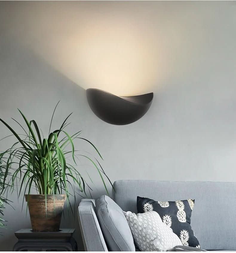 Skorter | Minimalist Half-Round LED Wall Light – Modern Indoor/Outdoor Lamp