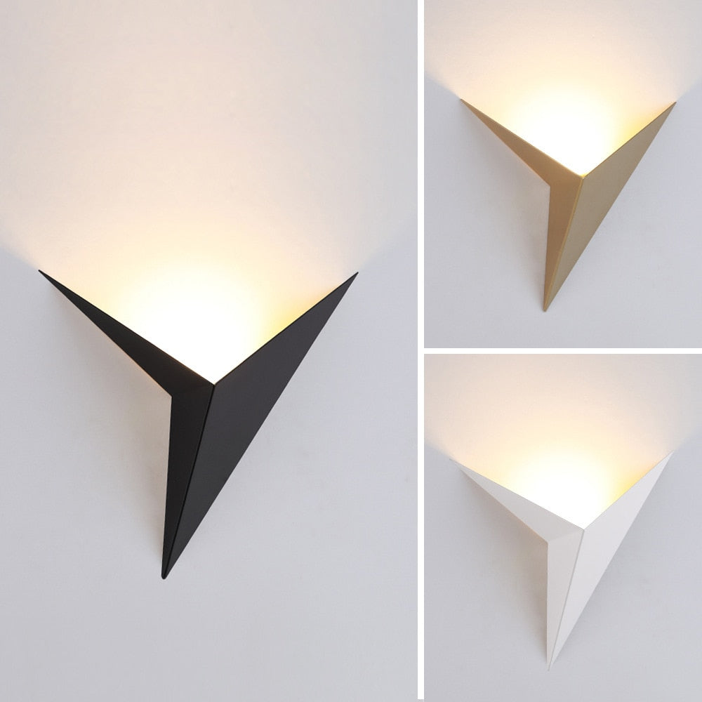 Skorter | Modern Triangular Wall Lamp - TrigoLux