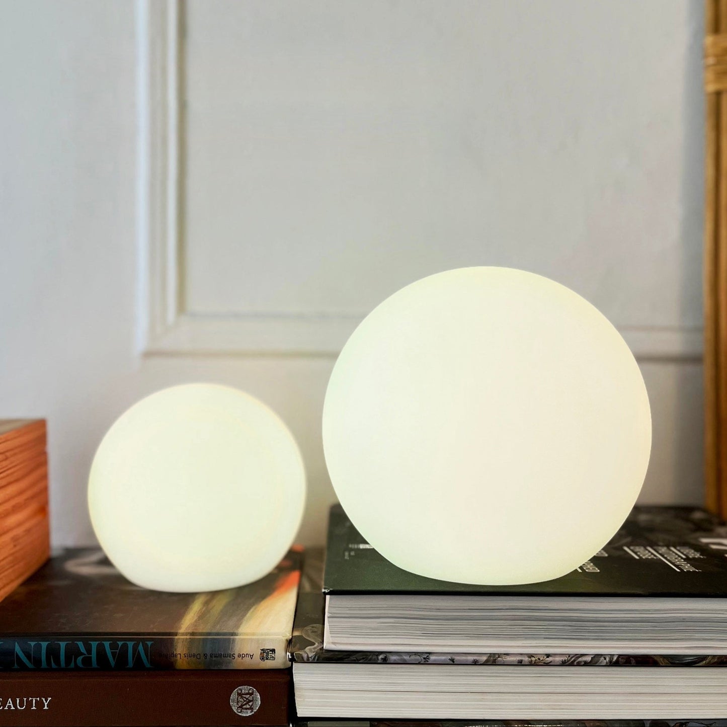 Skorter | LED Wireless Table Lamp - Rechargeable Modern Light Fixture for Home, Office, and Nightstand Use