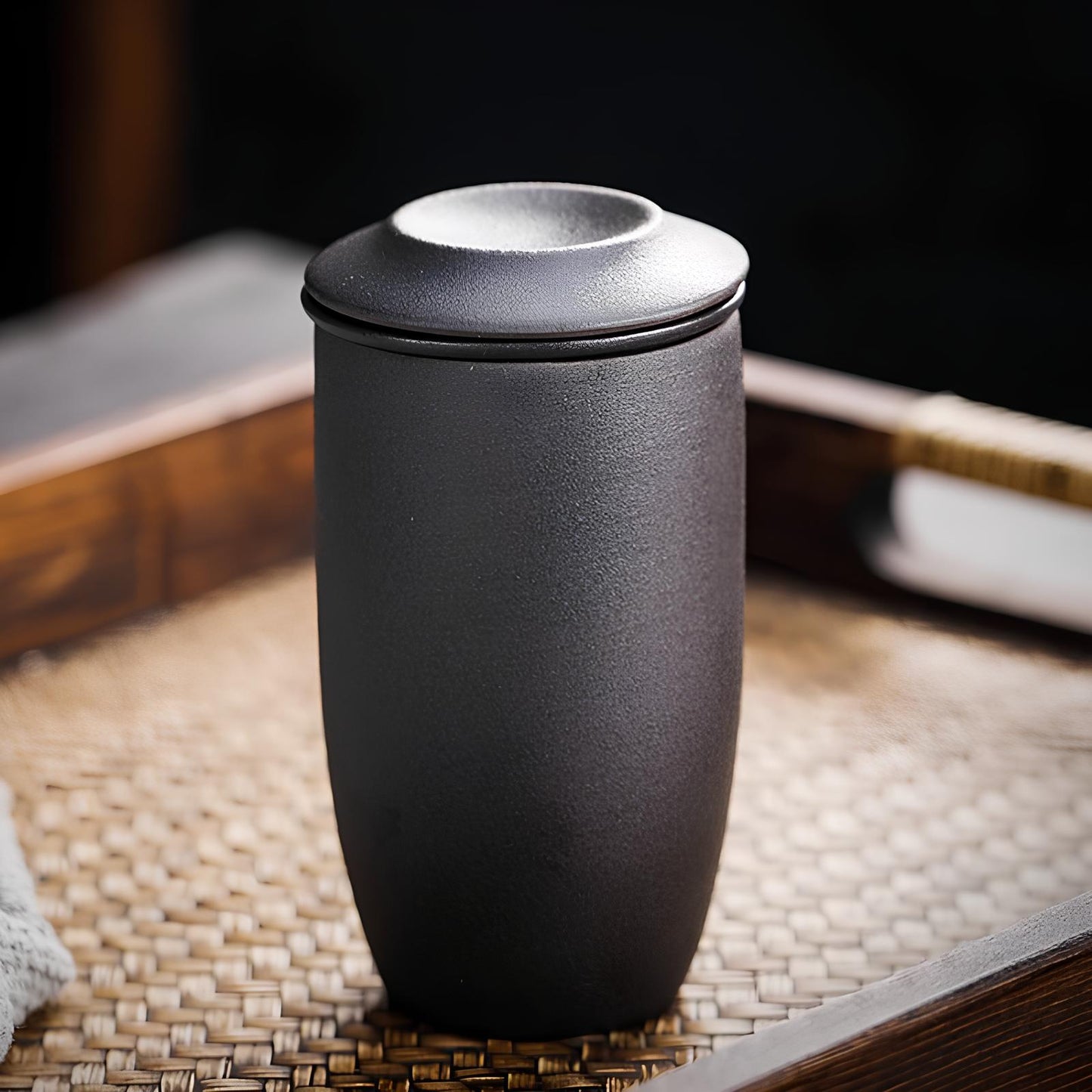 Skorter in ceramic with infuser and lid