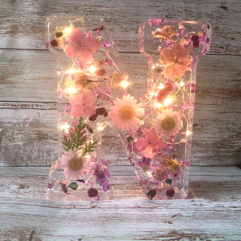 Skorter | Dried Flower Letter Nightstand Lamp