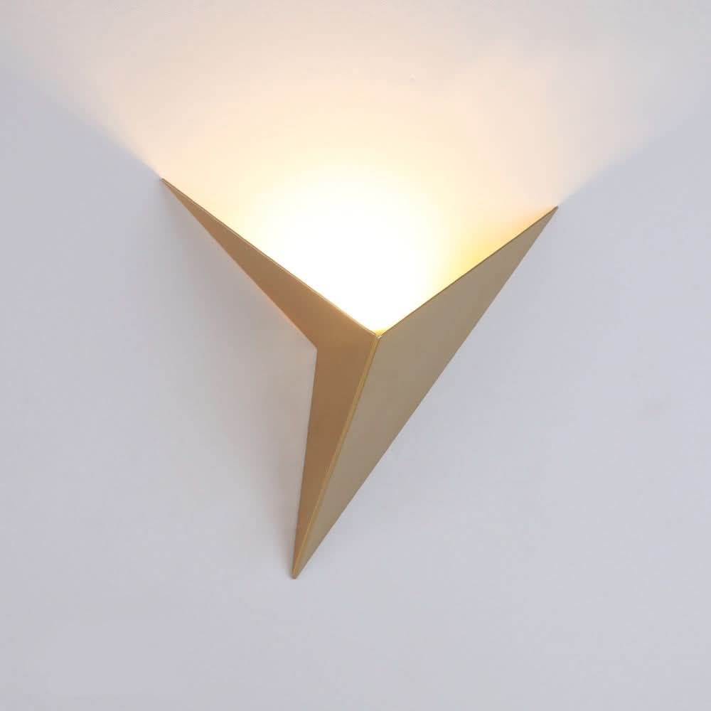 Skorter | Modern LED Triangular Wall Lamp for Stylish Interiors