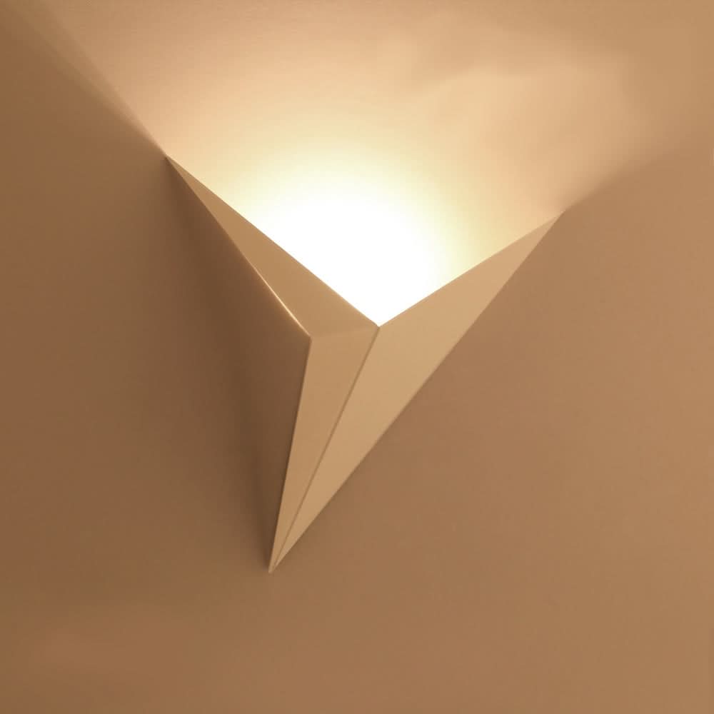 Skorter | Modern LED Triangular Wall Lamp for Stylish Interiors