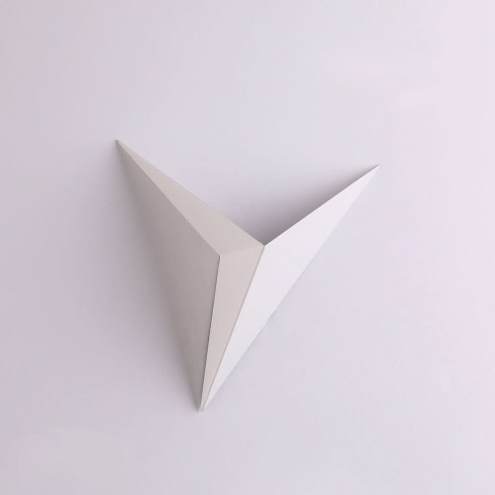 Skorter | Modern LED Triangular Wall Lamp for Stylish Interiors