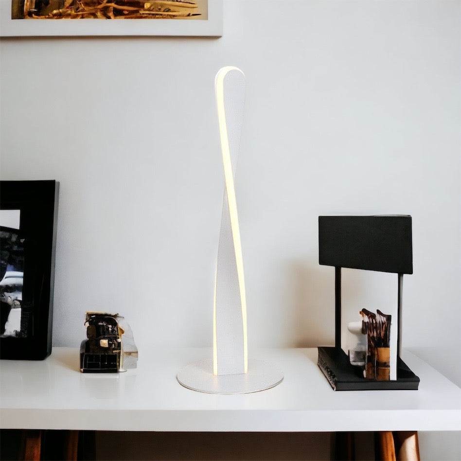 Skorter | DimLume – Aluminum Desk Lamp with Flexible Dimming Function