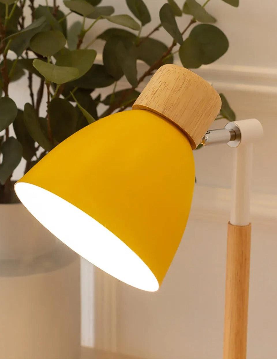 Skorter | Nordic Table Lamp | Wood, Iron