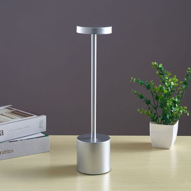 Skorter | Monax Iron Lamp
