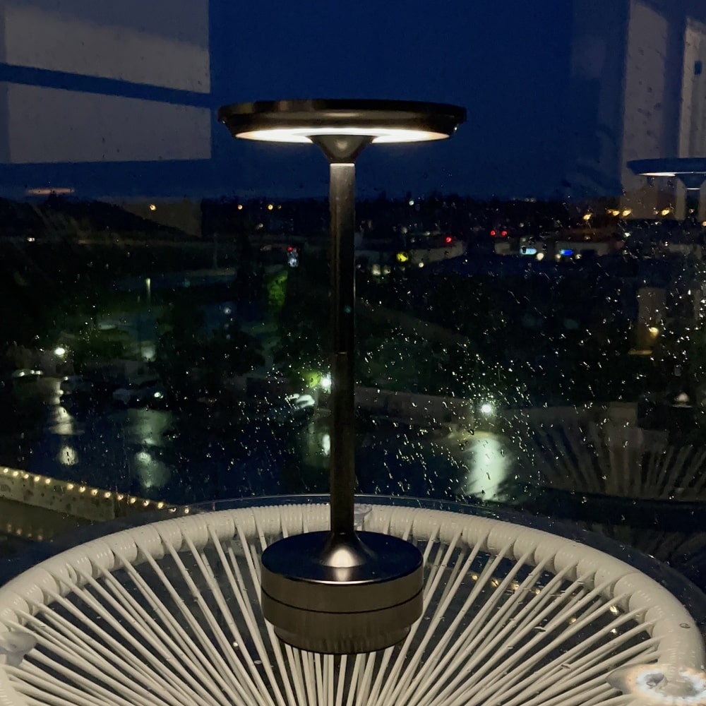 Skorter | Ambient Metallic Wireless Table Lamp
