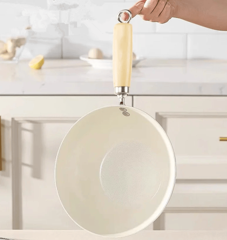 Skorter ceramic with lid for all heat sources