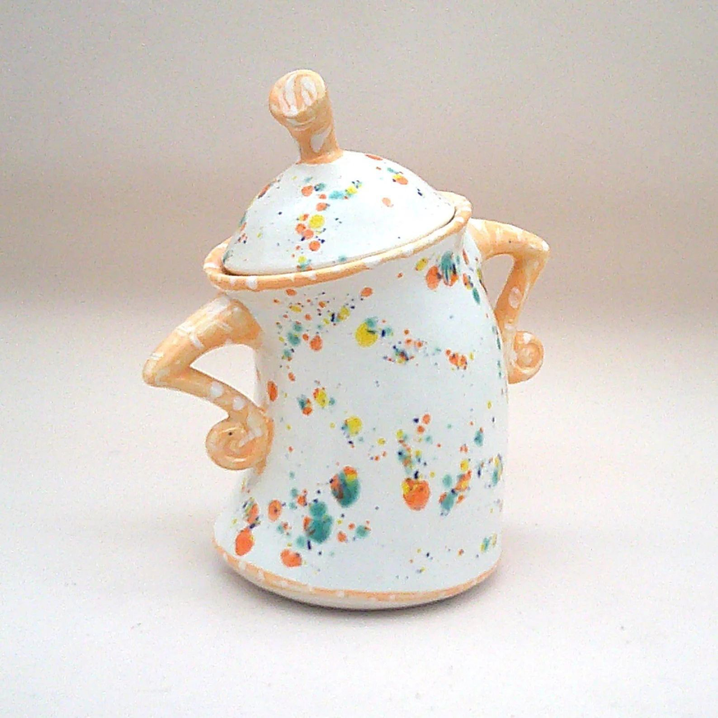 Skorter in ceramic fantasy with lid