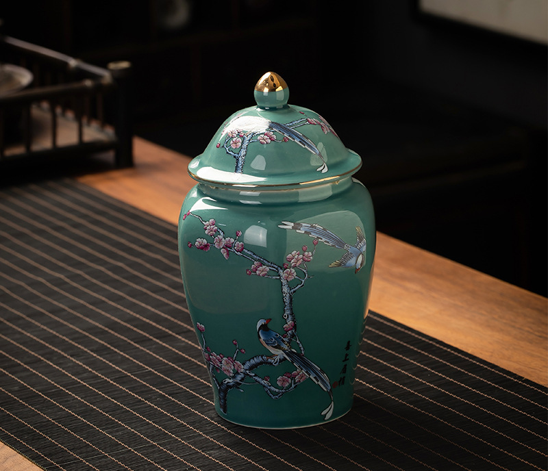 Skorter teapot in oriental ceramics