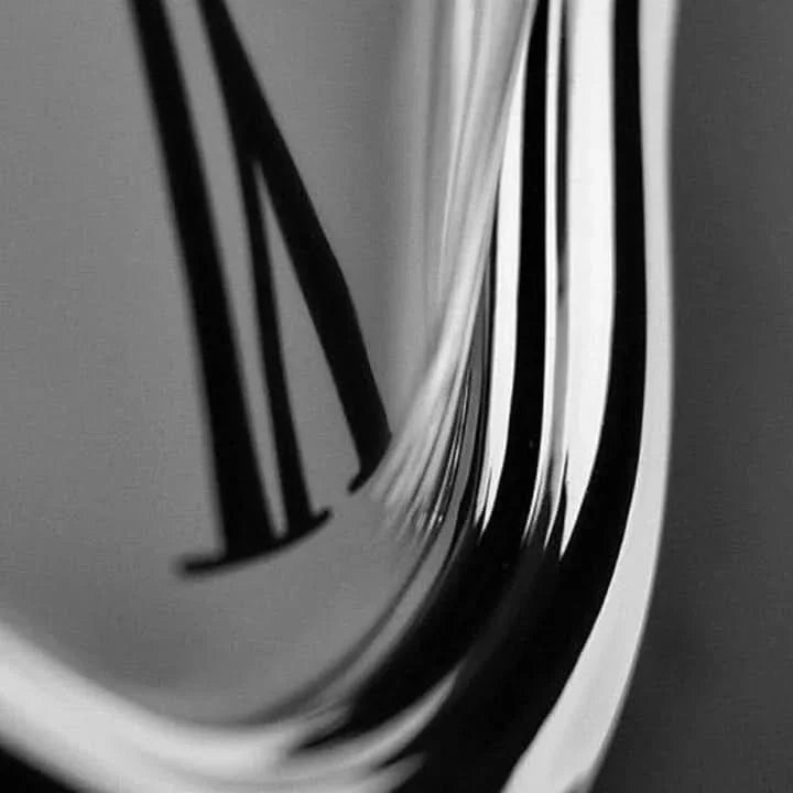 Skorter | Cali - Surrealistic dripping wall clock