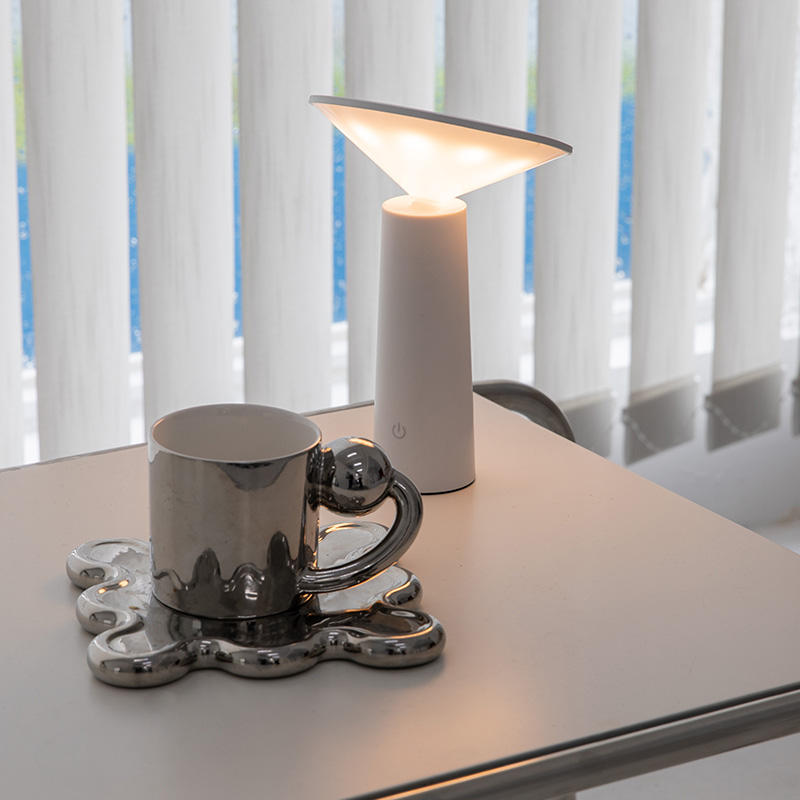 Skorter | FlexiGlow - Dimmable LED Table Lamp
