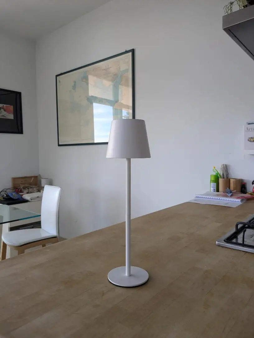 Skorter | LED Table Lamp – Wireless, Touch Control & Dimmable Light