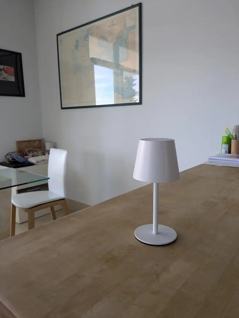 Skorter | LED Table Lamp – Wireless, Touch Control & Dimmable Light