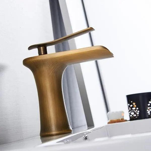 Single Handle Gold Bathroom Faucet - SKØRTER