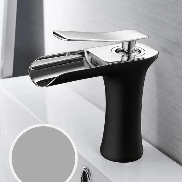 Single Handle Gold Bathroom Faucet - SKØRTER
