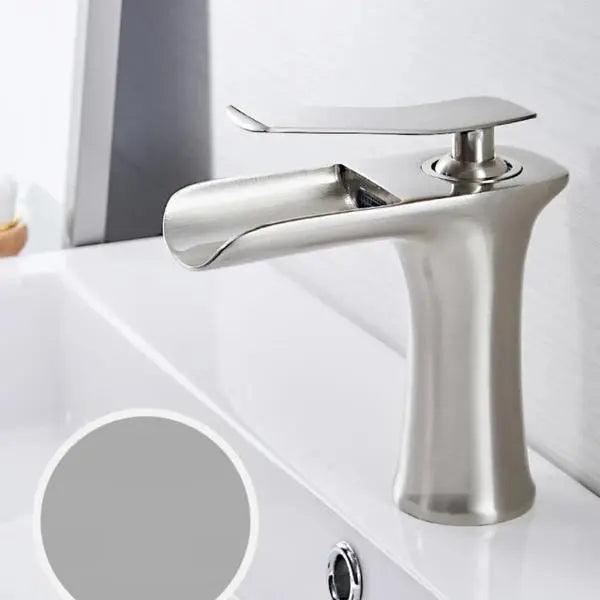 Single Handle Gold Bathroom Faucet - SKØRTER