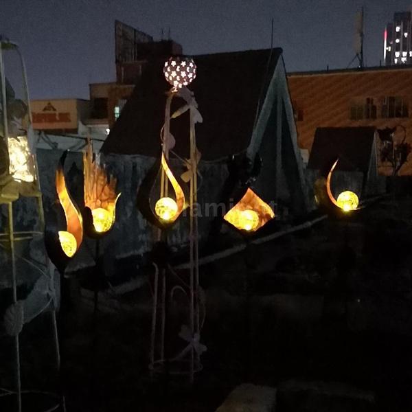 Skorter | Solar Energy LED Simulated Flame Light Lawn Lantern Lamp Waterproof Outdoor Light