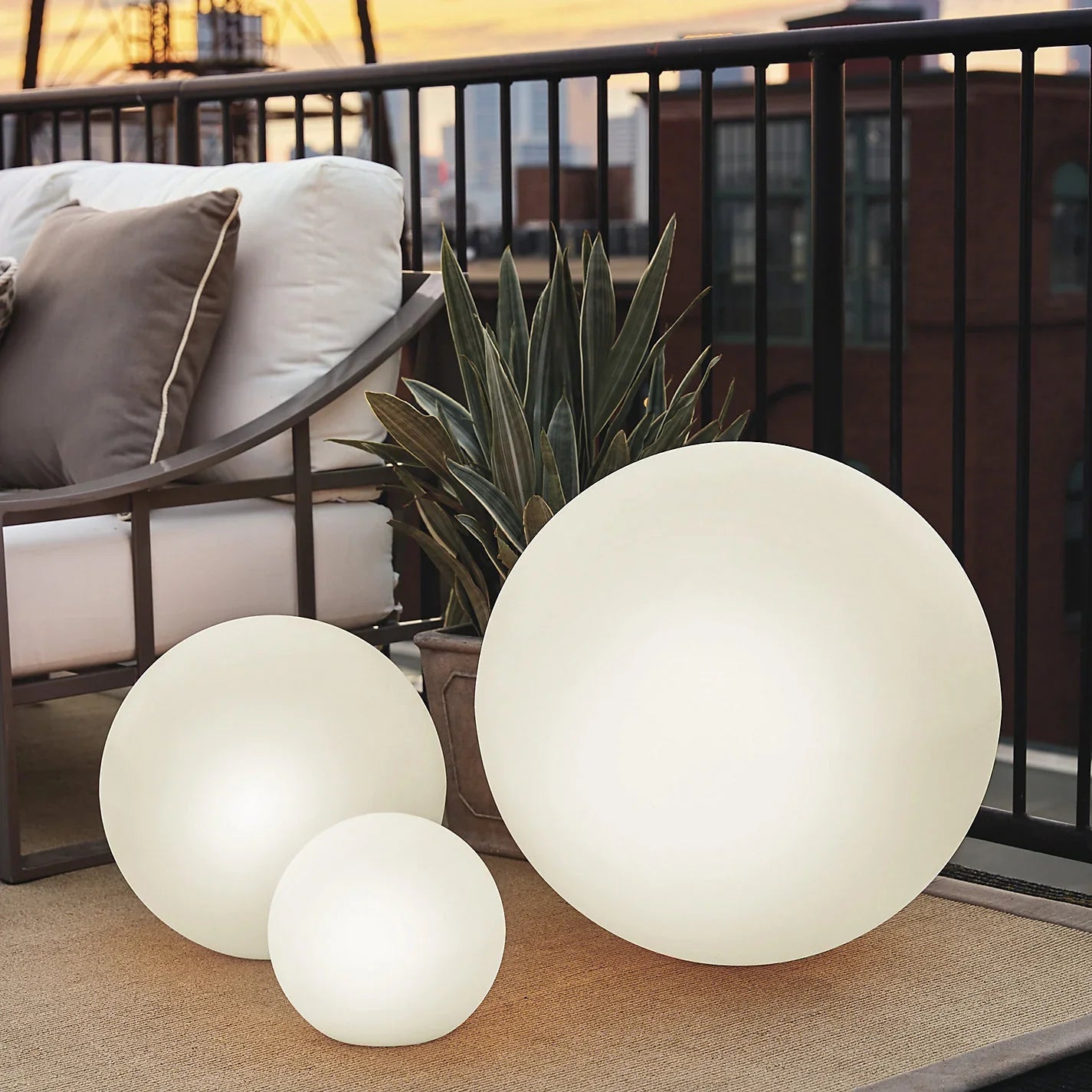 Spherical Garden Light - SKØRTER