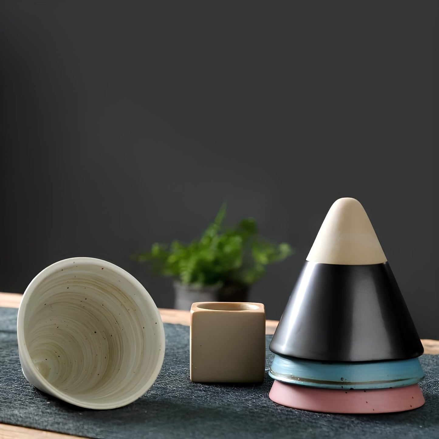 Skorter handmade conical in ceramic