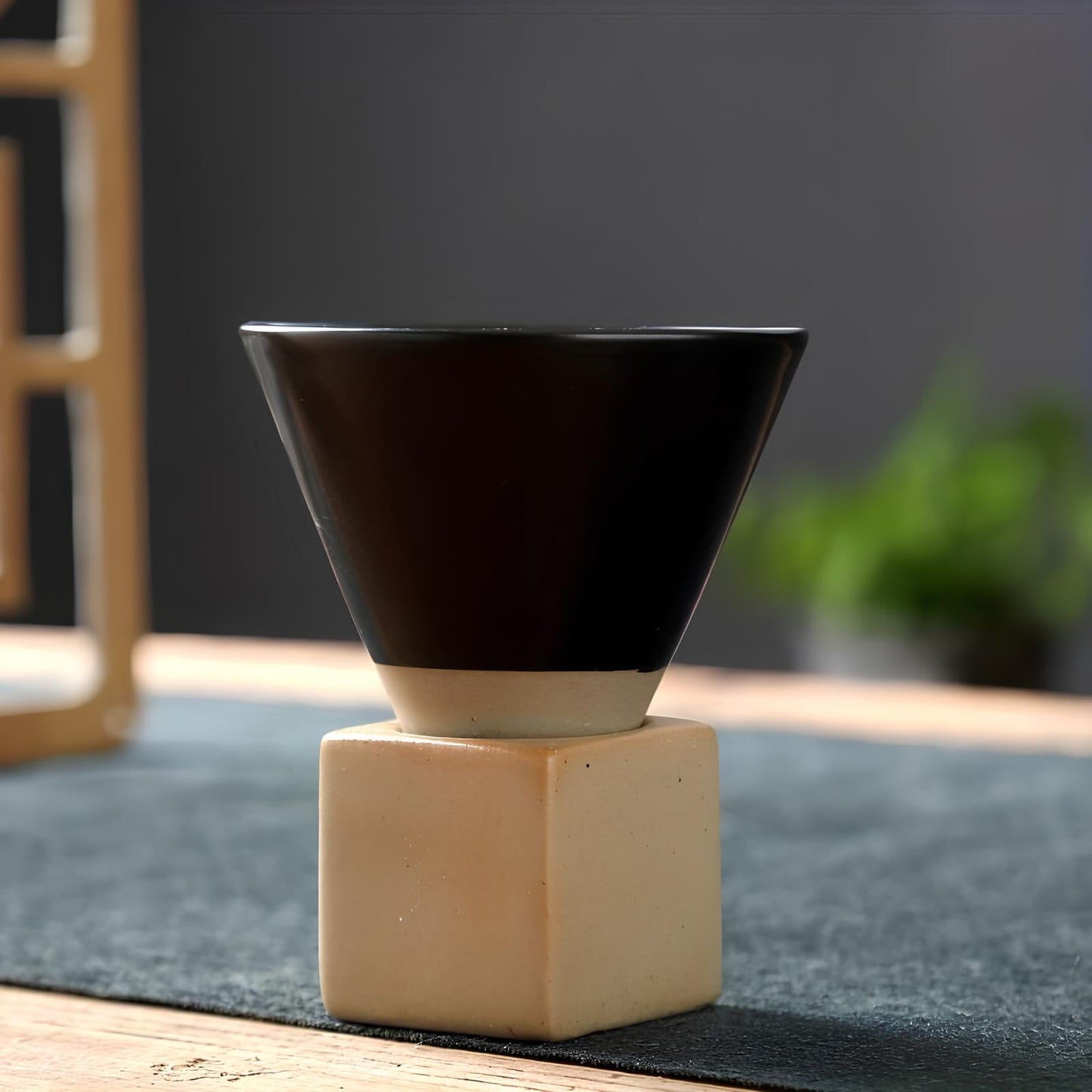 Skorter handmade conical in ceramic