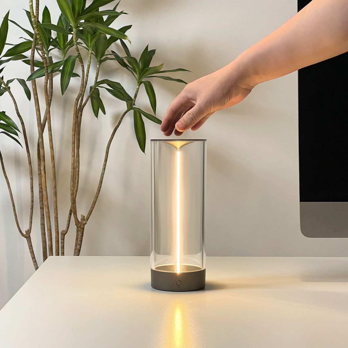 Skorter | Wireless Mood Lamp - LumenFlow