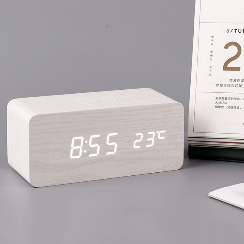 Skorter | Wooden alarm clock with wireless charging pad
