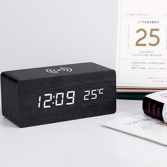 Skorter | Wooden alarm clock with wireless charging pad